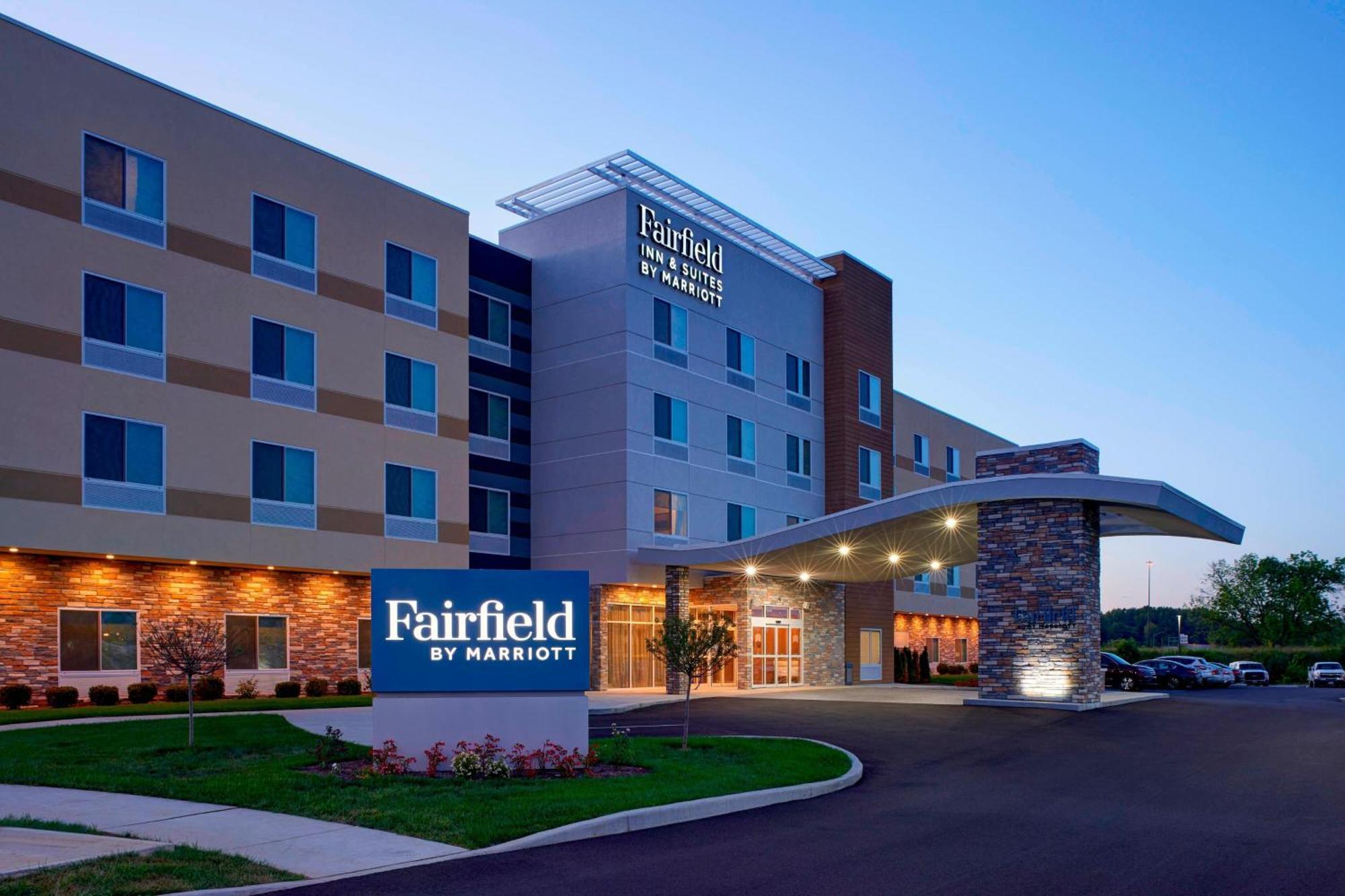 Fairfield Inn & Suites By Marriott Columbus, In Exterior photo